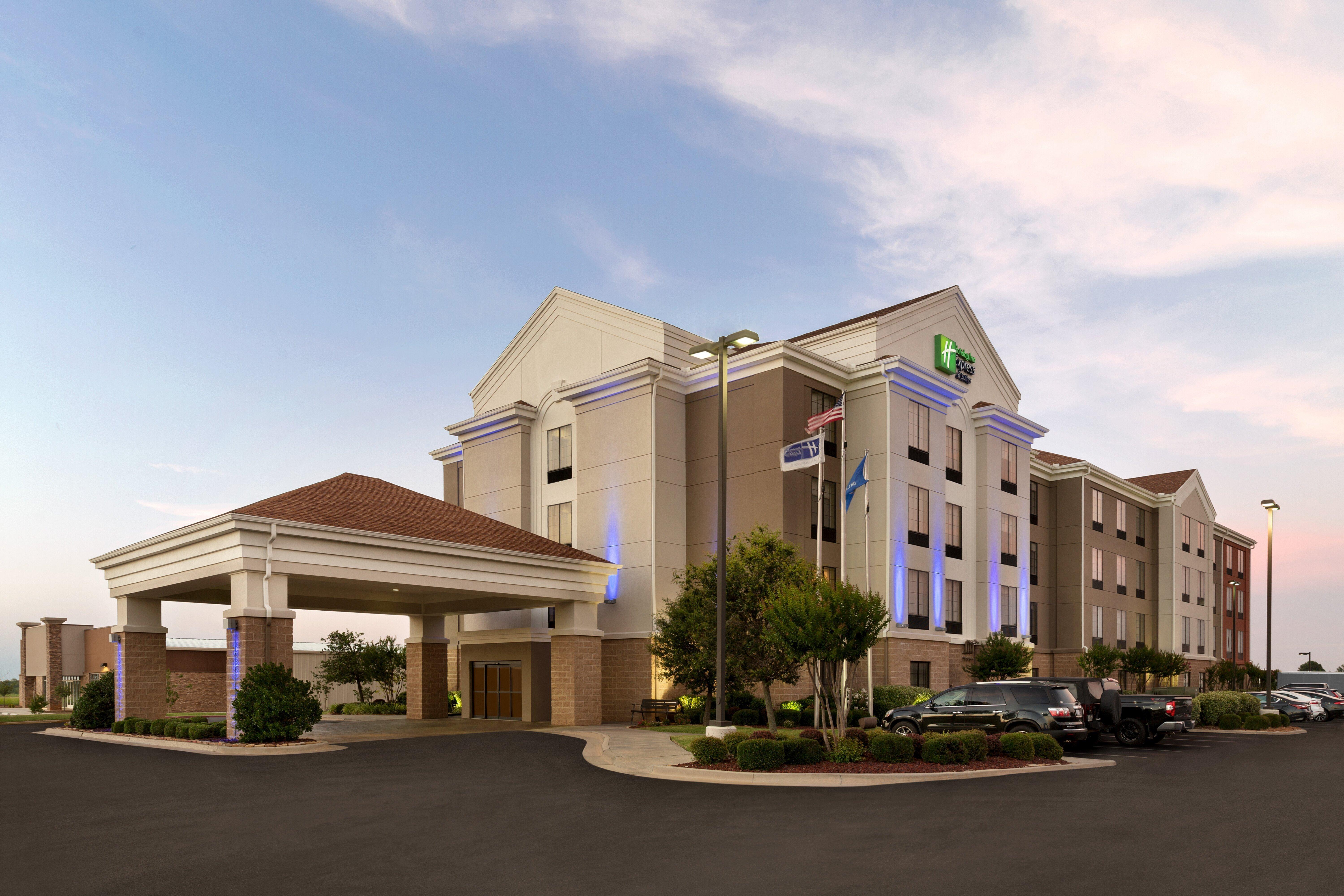 Holiday Inn Express Hotel & Suites Shawnee I-40 By Ihg Buitenkant foto