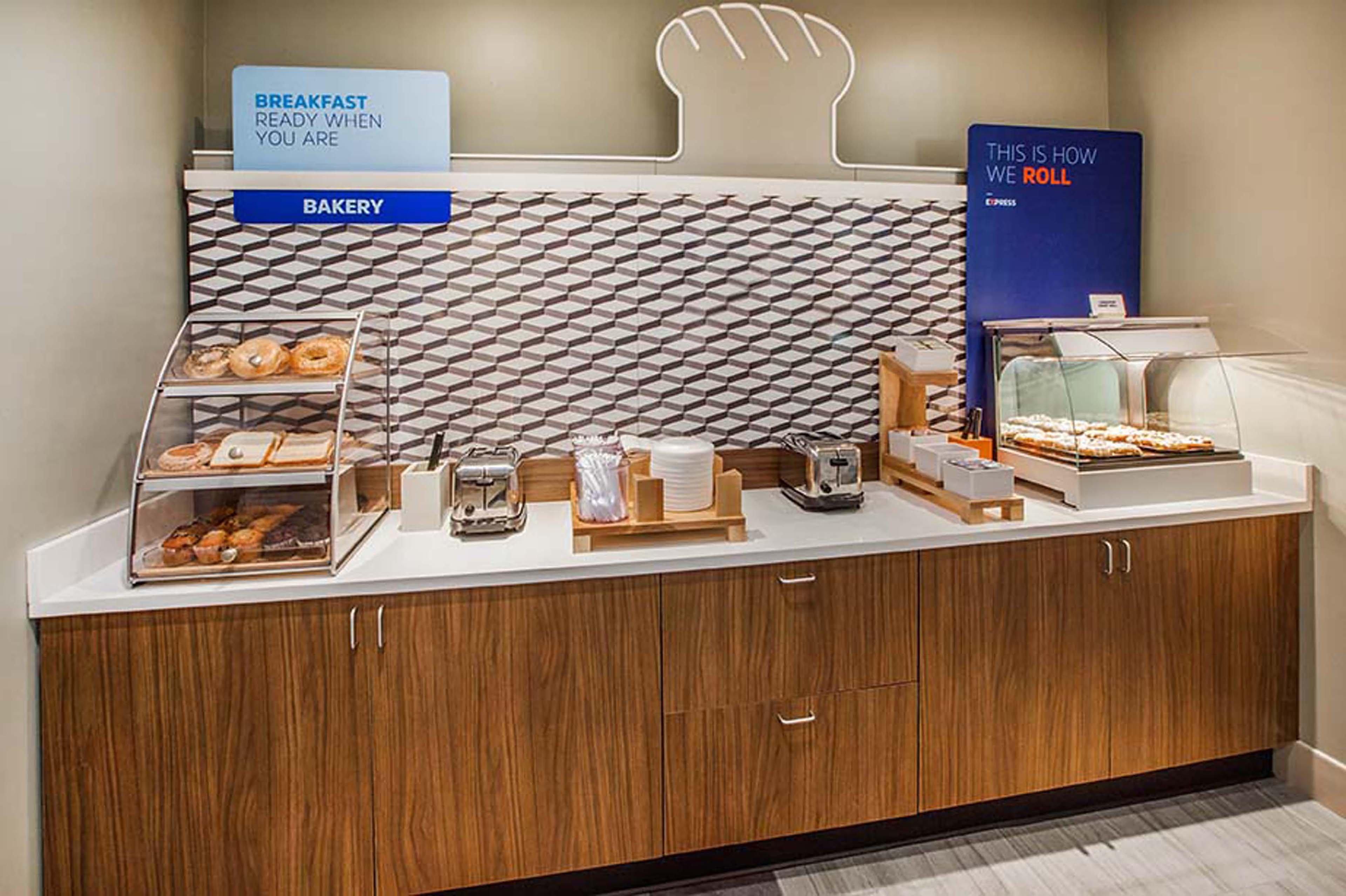 Holiday Inn Express Hotel & Suites Shawnee I-40 By Ihg Buitenkant foto