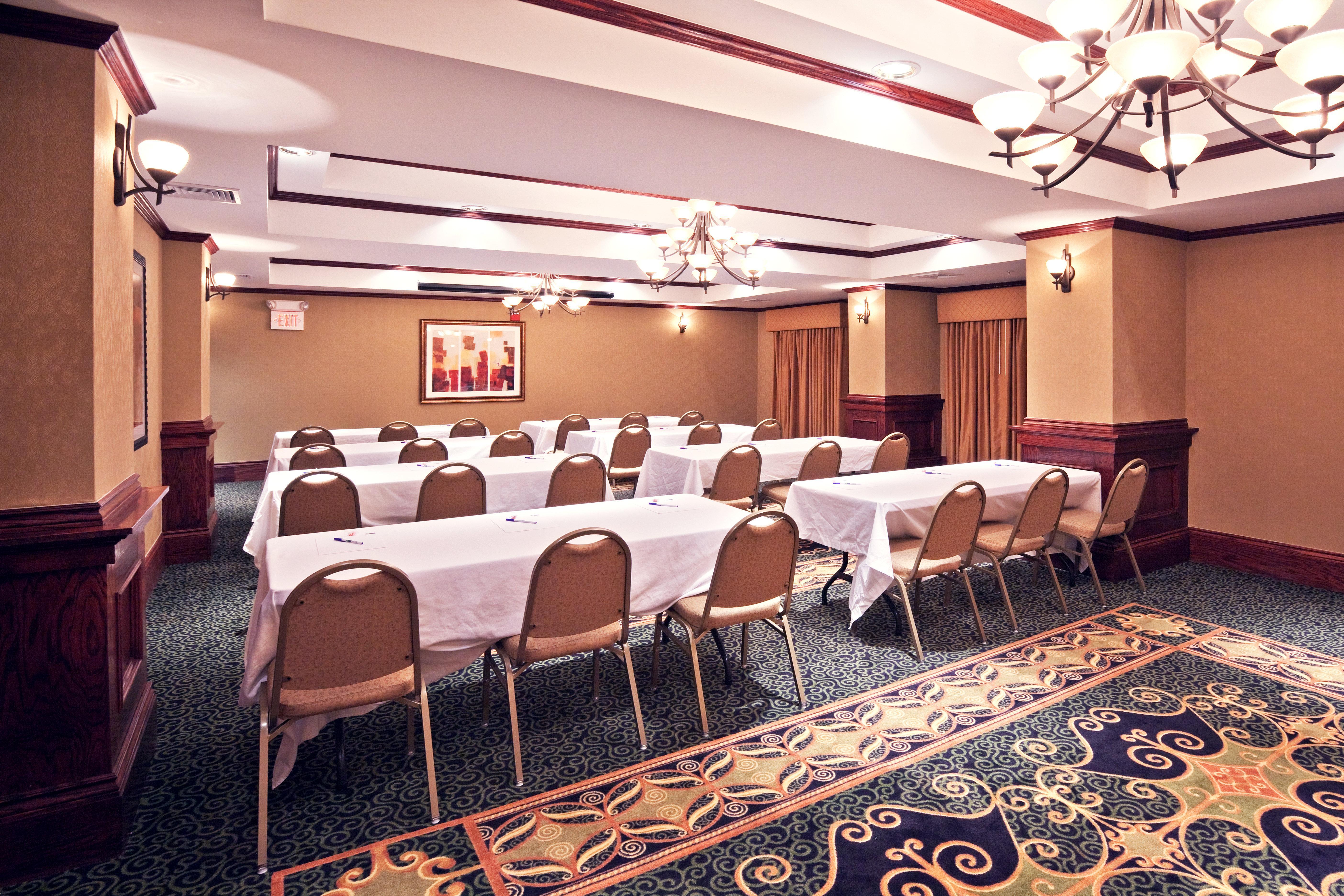 Holiday Inn Express Hotel & Suites Shawnee I-40 By Ihg Buitenkant foto